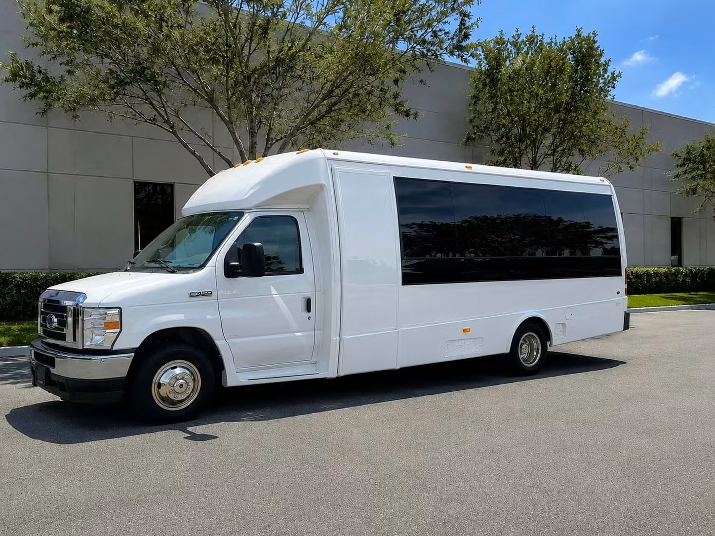 wheat ridge 15 passenger minibus rental
