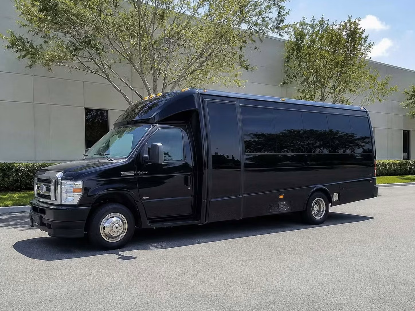 wheat ridge 18 passenger minibus rental